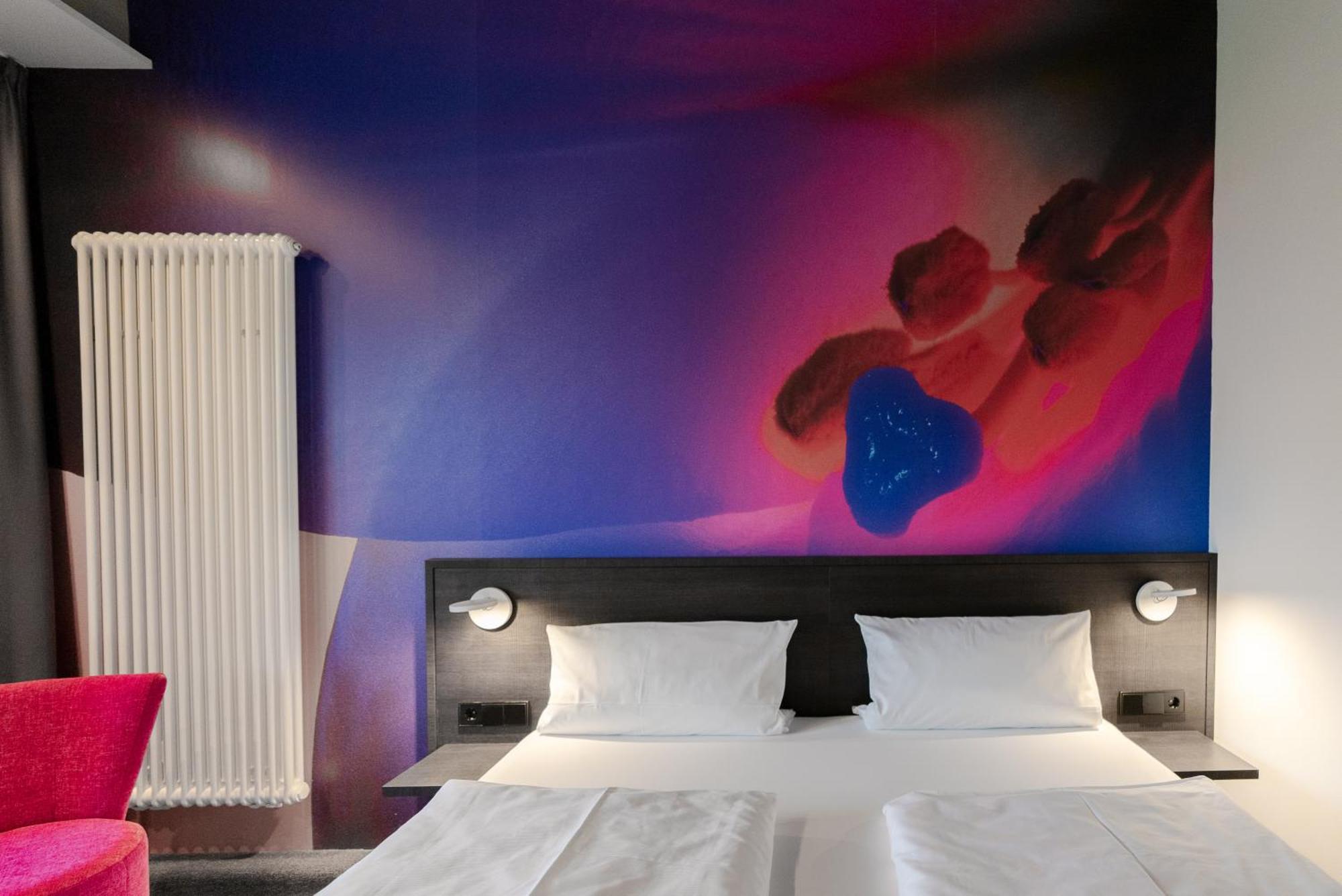 Qubixx Stadtmittehotel ชเวบิชฮัลล์ ภายนอก รูปภาพ