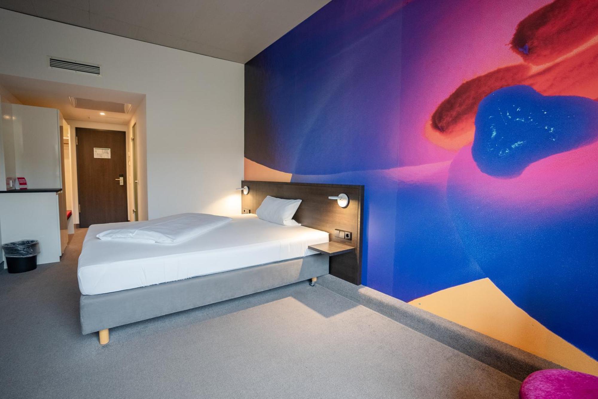 Qubixx Stadtmittehotel ชเวบิชฮัลล์ ภายนอก รูปภาพ