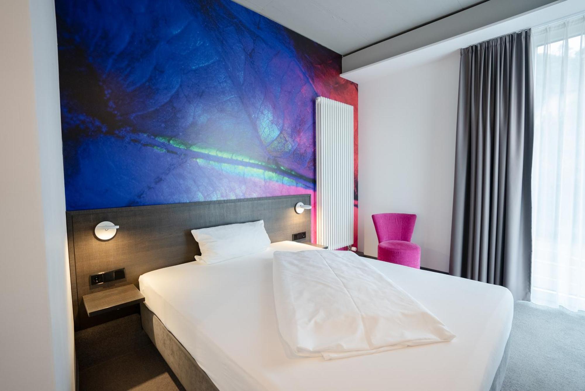 Qubixx Stadtmittehotel ชเวบิชฮัลล์ ภายนอก รูปภาพ