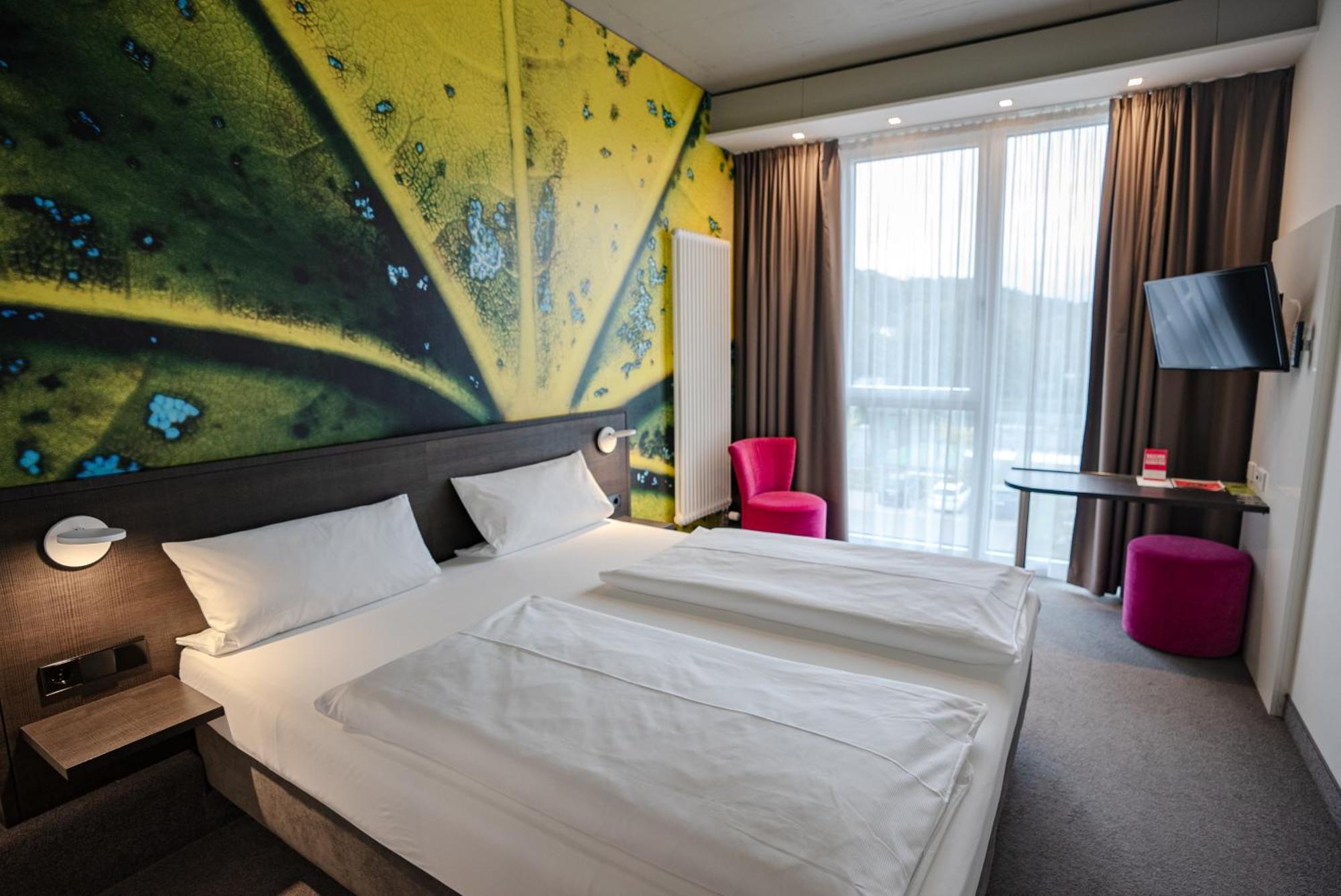 Qubixx Stadtmittehotel ชเวบิชฮัลล์ ภายนอก รูปภาพ