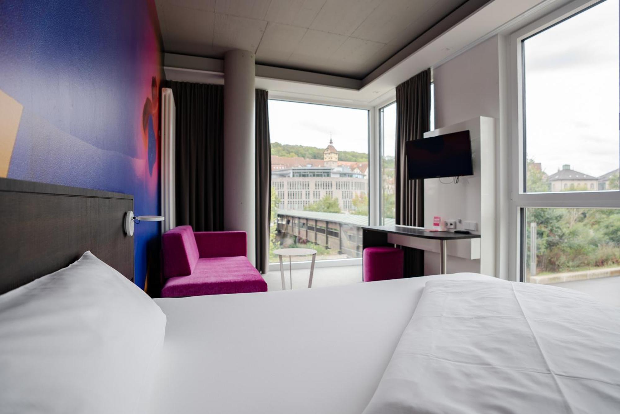 Qubixx Stadtmittehotel ชเวบิชฮัลล์ ภายนอก รูปภาพ