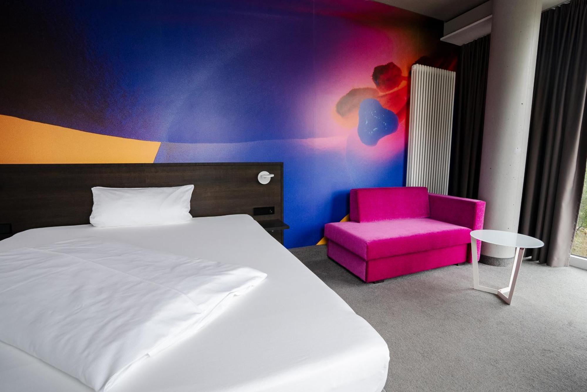 Qubixx Stadtmittehotel ชเวบิชฮัลล์ ภายนอก รูปภาพ