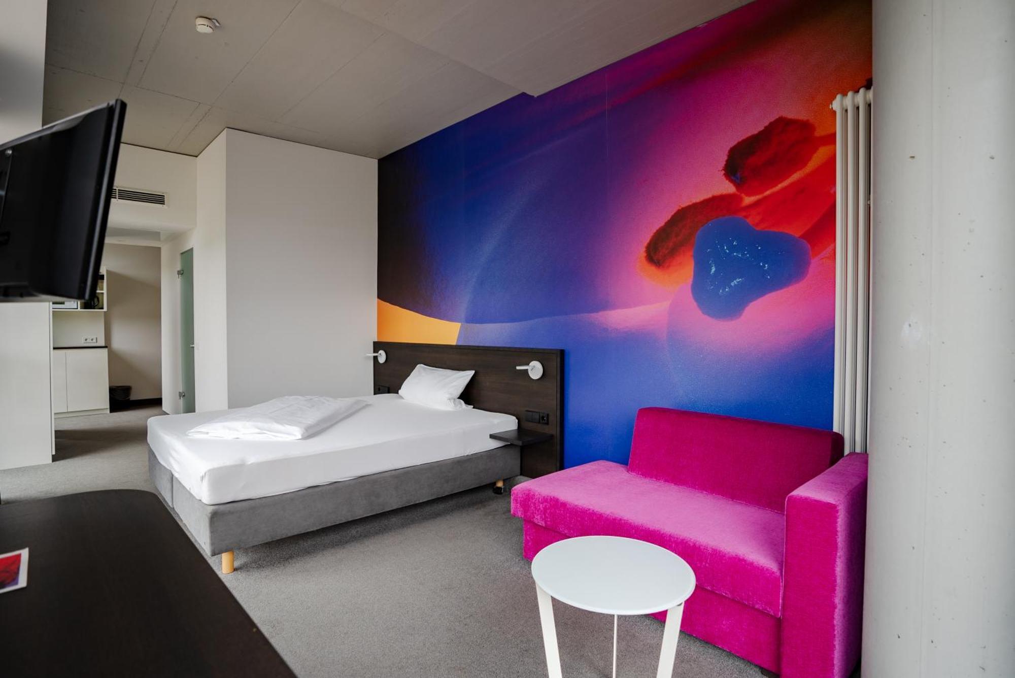 Qubixx Stadtmittehotel ชเวบิชฮัลล์ ภายนอก รูปภาพ