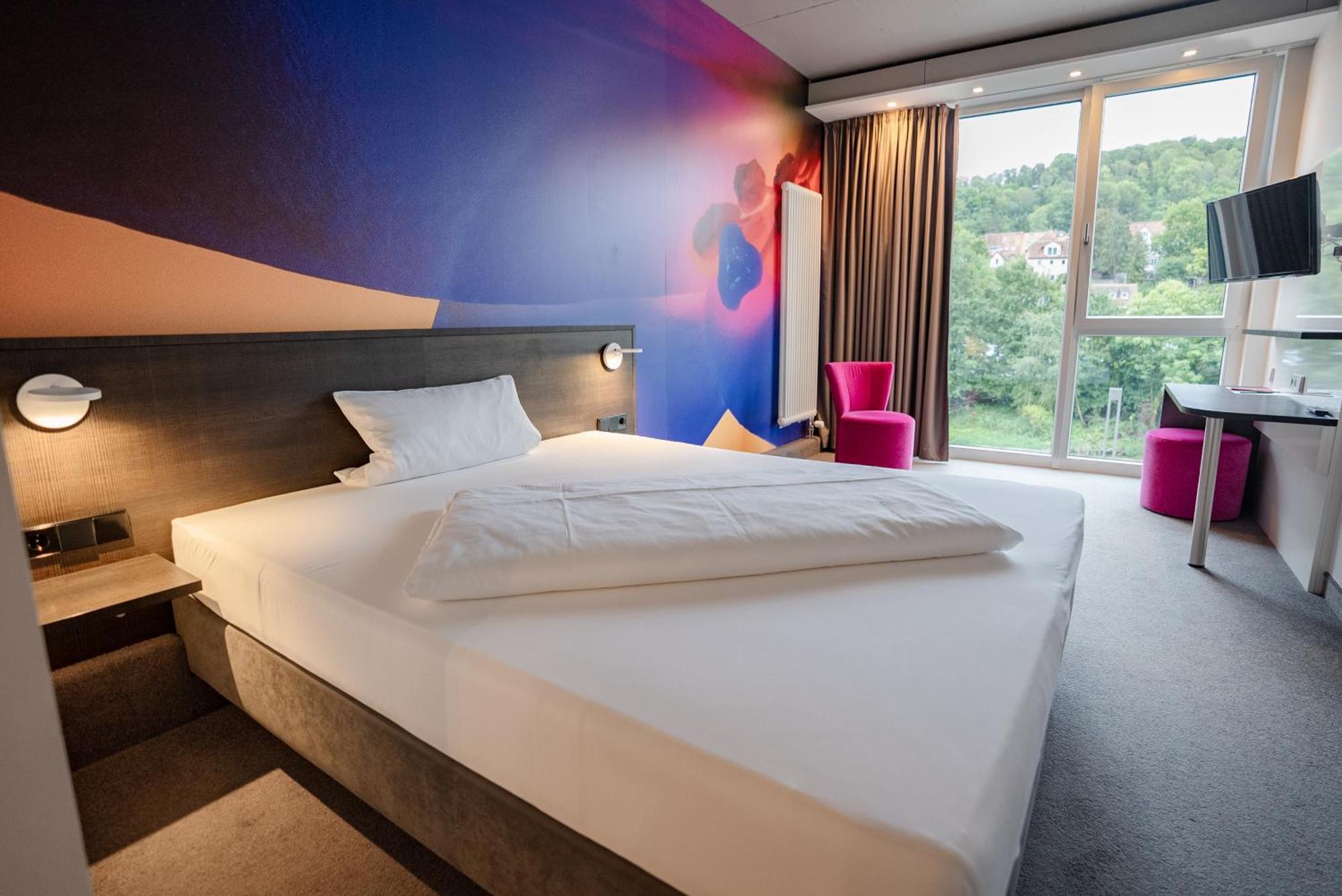 Qubixx Stadtmittehotel ชเวบิชฮัลล์ ภายนอก รูปภาพ