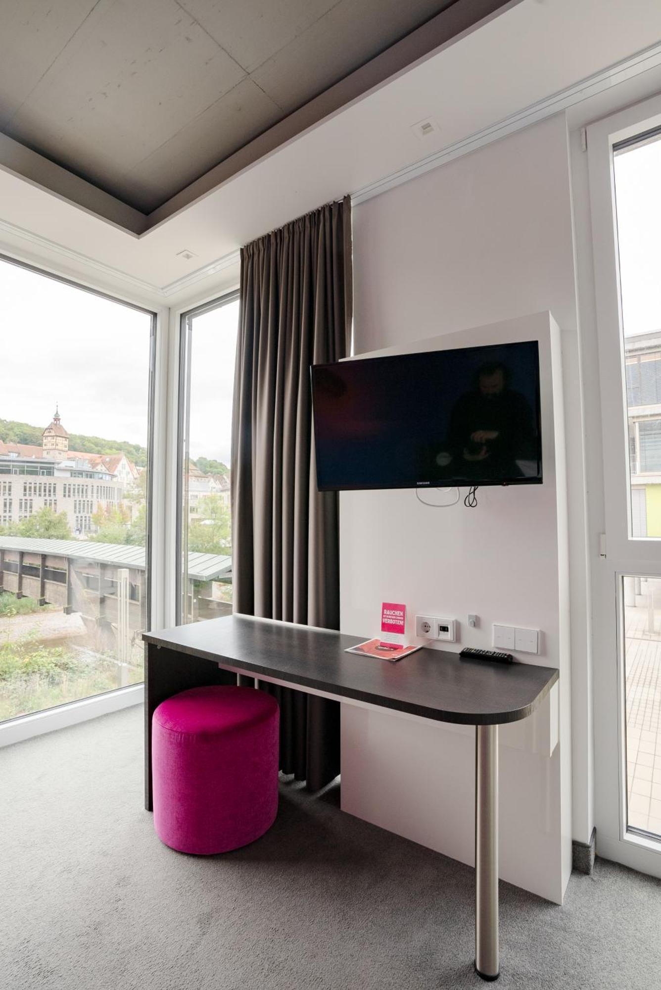 Qubixx Stadtmittehotel ชเวบิชฮัลล์ ภายนอก รูปภาพ